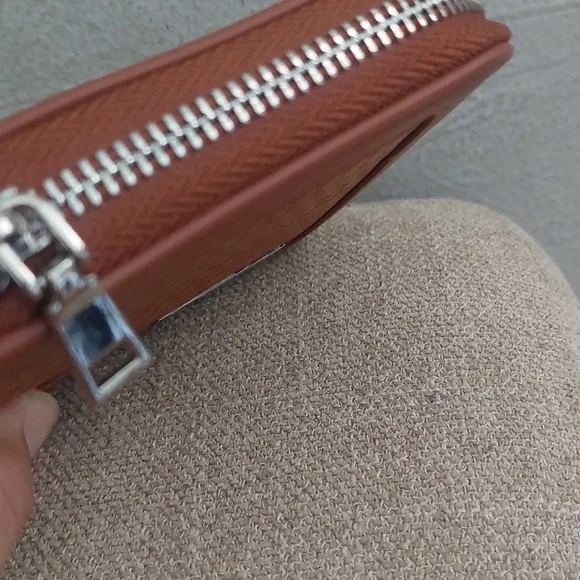 SIIHENRRY - Picture 2 of 6